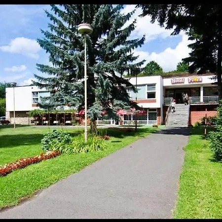 Flora Retro Hotel