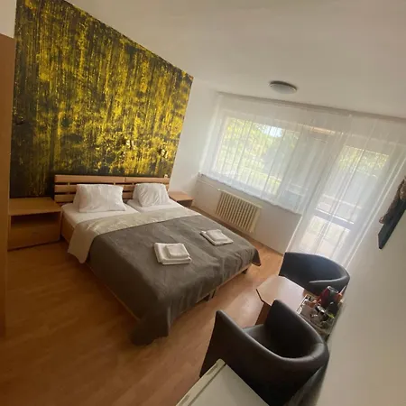 Отель Flora Retro