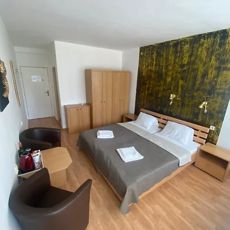 Flora Retro Отель