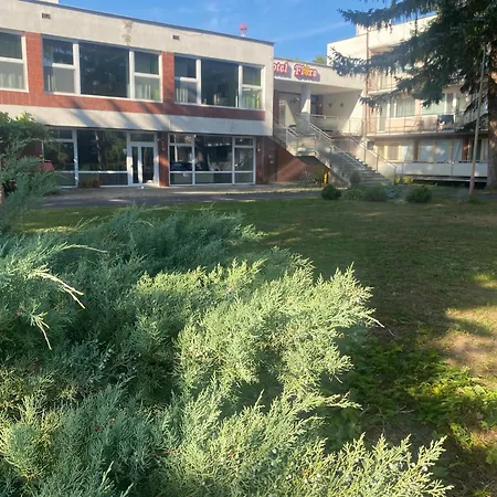 Flora Retro Отель *